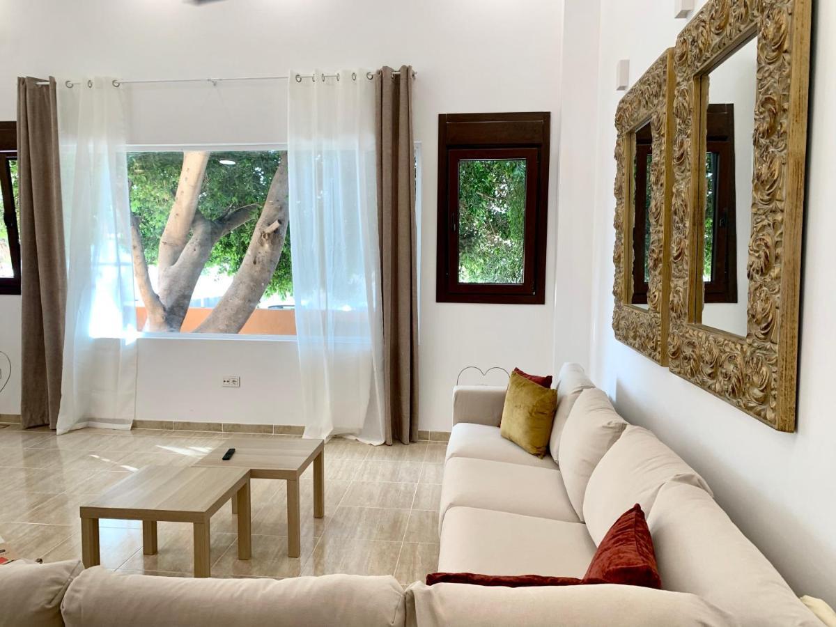 רוקאוטס דה מר Amplia Vivienda New Para12 Pers A 4 Min Caminando De Playa Con Terraza, Piscina Com, Wifi, Ventiladores De Techo, Lavavajillas מראה חיצוני תמונה